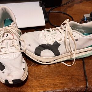 On Cloud Cloudboom Echo3 race shoes